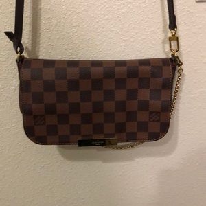 Louis Vuitton Private Like New Condition
